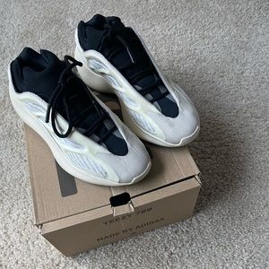 Yeezy 700